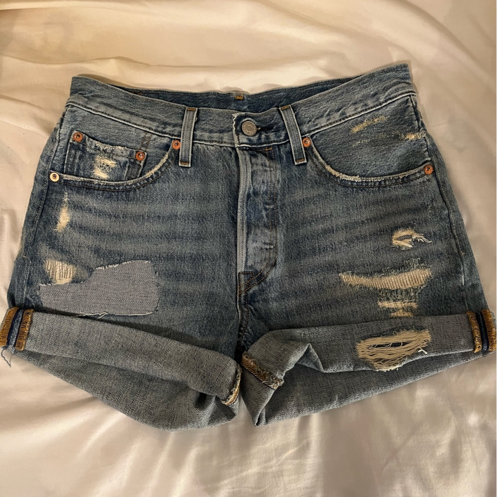 LEVI’S 501 JEAN SHORTS